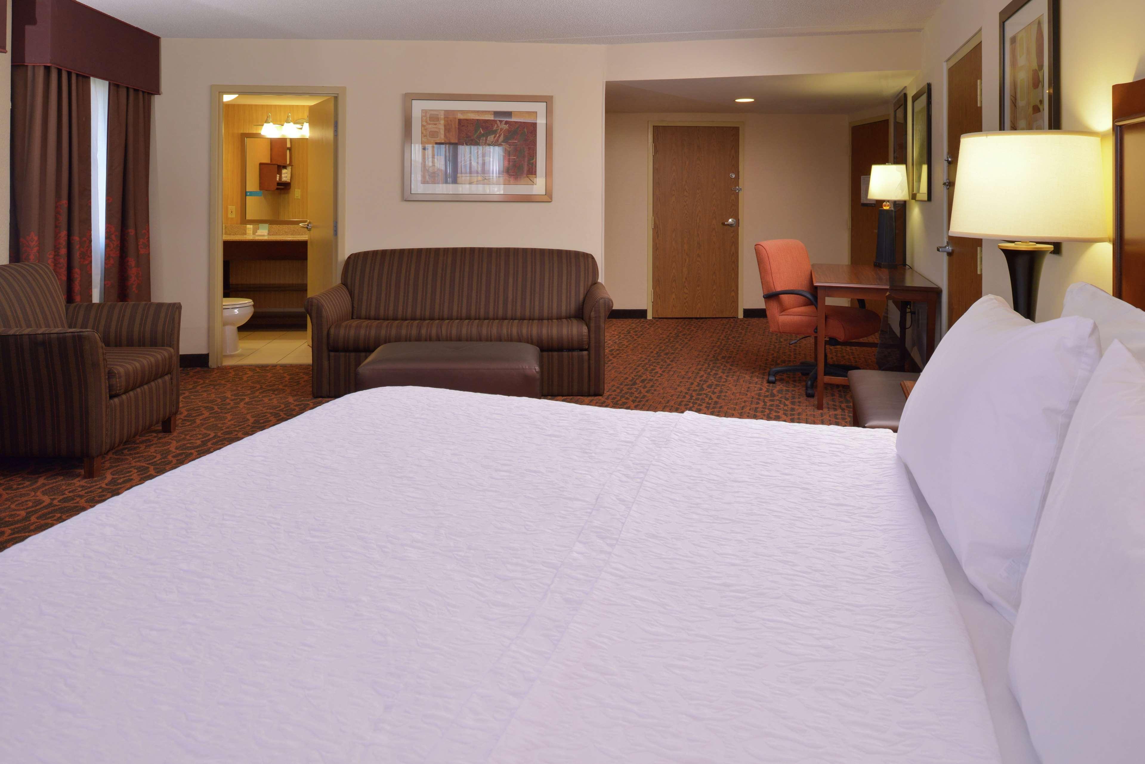 Hampton Inn Frederick Kültér fotó