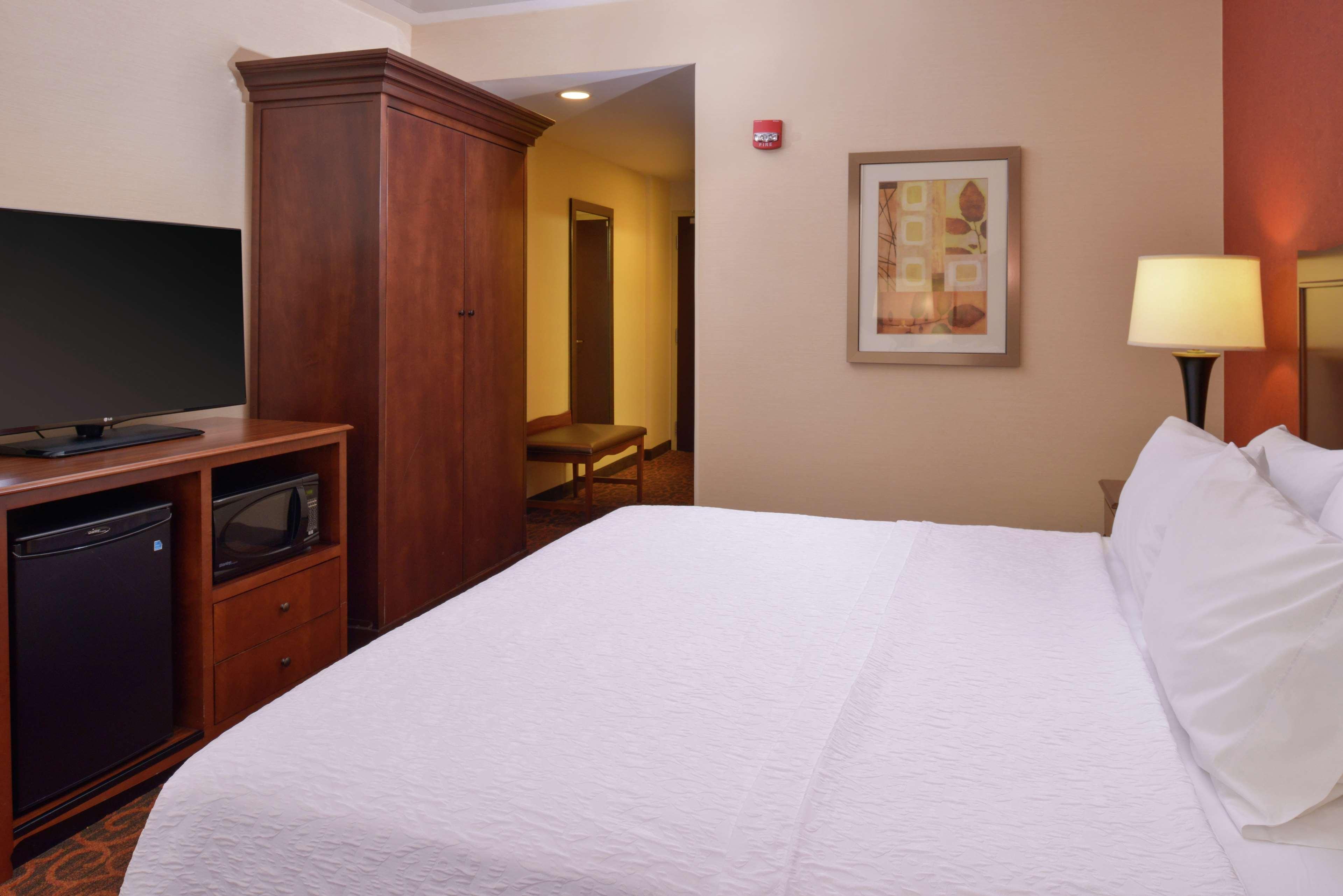 Hampton Inn Frederick Kültér fotó