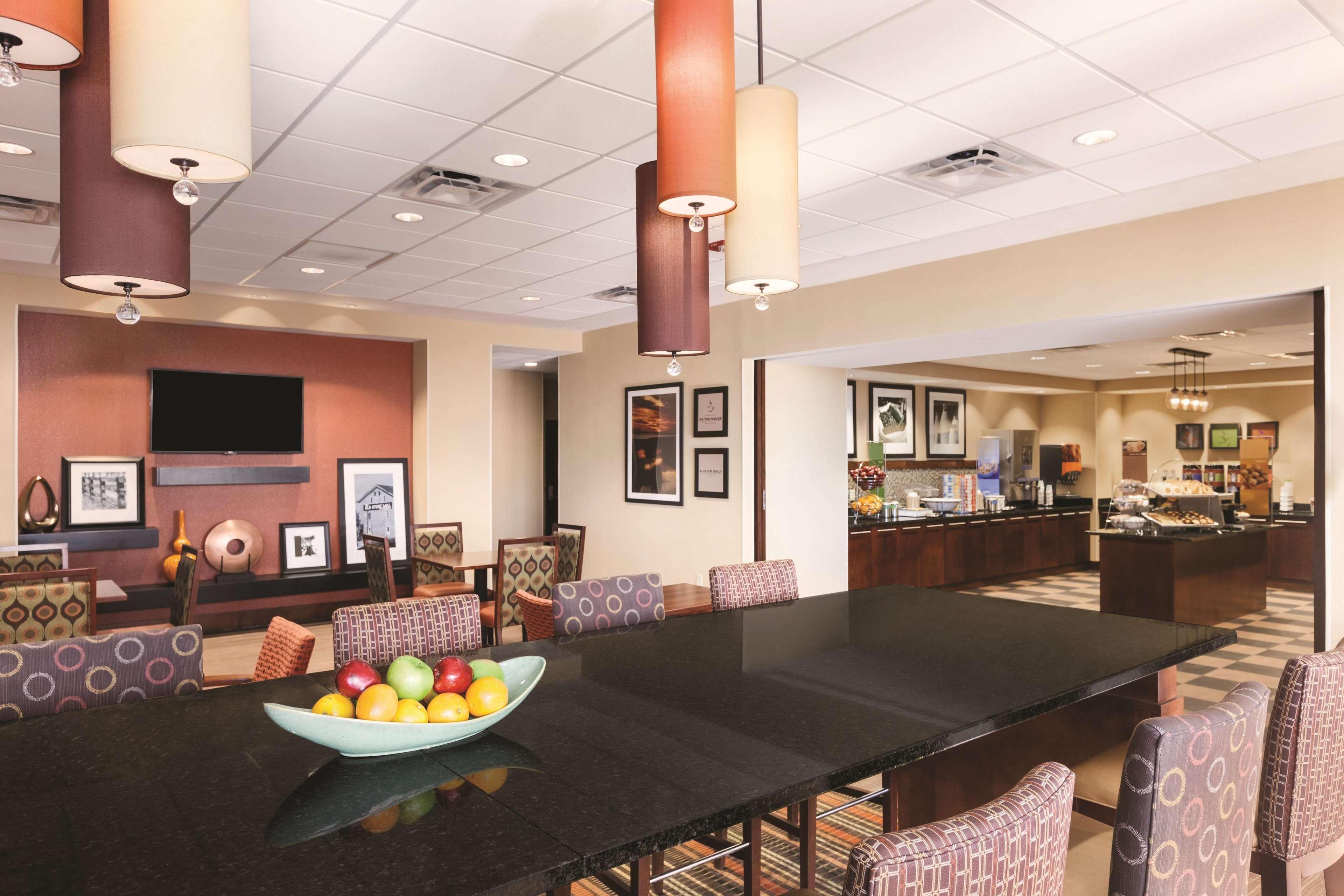 Hampton Inn Frederick Kültér fotó