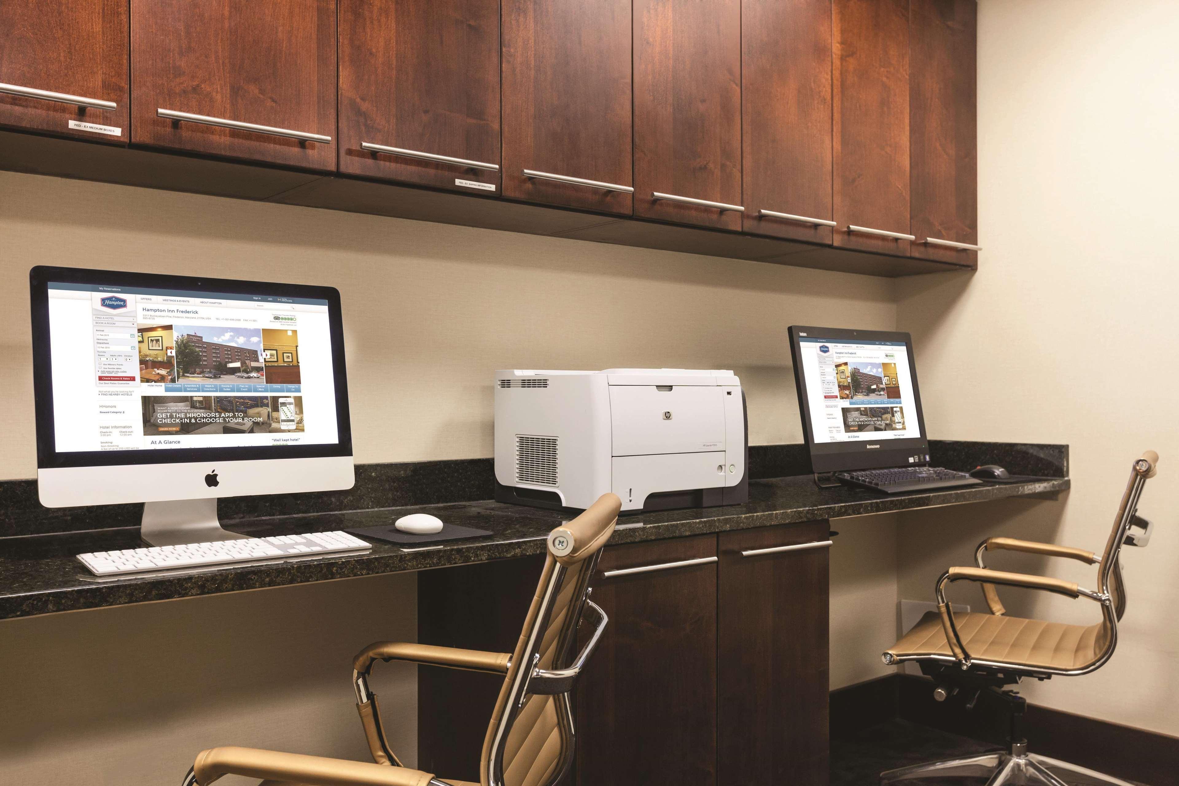 Hampton Inn Frederick Kültér fotó