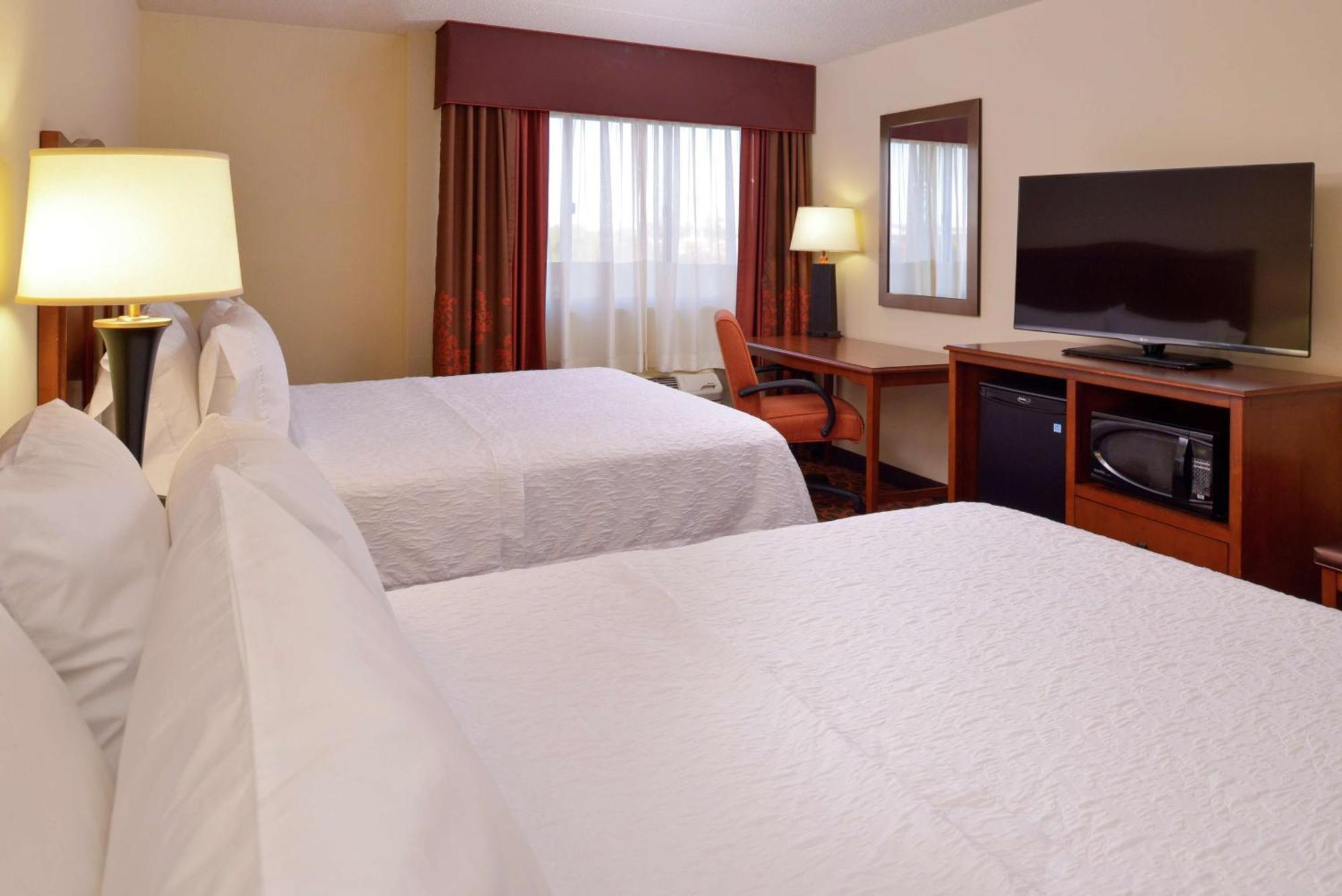 Hampton Inn Frederick Kültér fotó