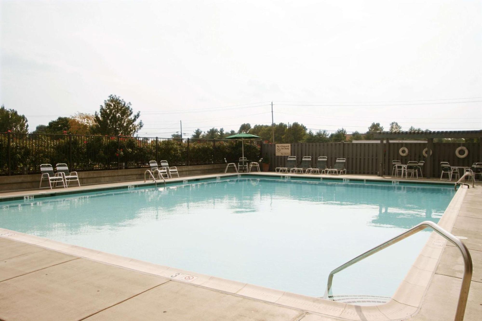 Hampton Inn Frederick Kültér fotó