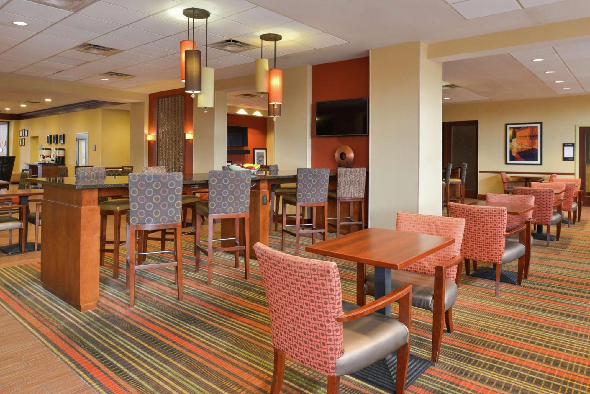 Hampton Inn Frederick Kültér fotó